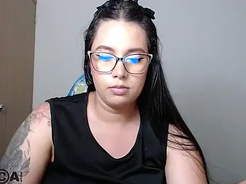 venus__24 Adlı Modelin Canlı XXX Sohbeti