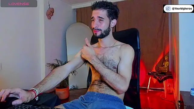 _YOURHERO live XXX chat