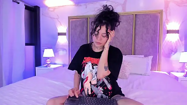 Chat +18 de KatherineGomez ao vivo