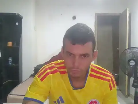 andres_12ad's Live XXX Chat