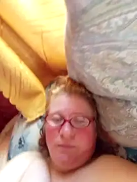 SquirrelFine's Live XXX Chat