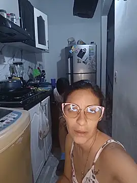 kingofqueenxxx Adlı Modelin Canlı XXX Sohbeti