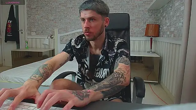 JonahShaw Live XXX Chat