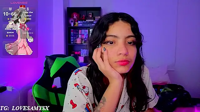 Lovelyamyy – Live XXX-chat