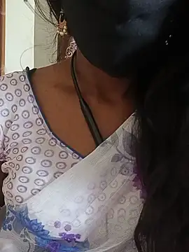 kavya-telugu84 Adlı Modelin Canlı XXX Sohbeti