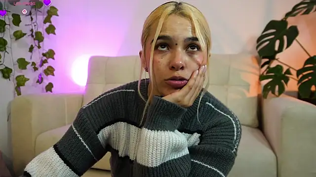 Nahoo__ XXX чат на живо