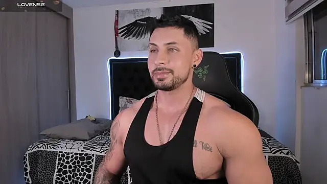 santi_aesthetic's Live XXX Chat