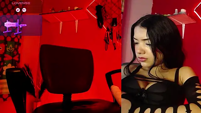 Chat XXX en directo de kira_milk1