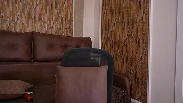 دردشة MiaRouge الجنسية المباشرة