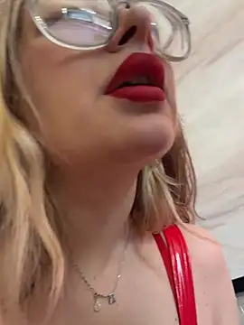 XXX chat uživo modela Queen_Lynn