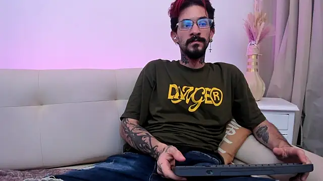 XXX chat uživo modela Jonathan_Soto