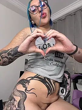 kaoticblue_ élő XXX-chatje