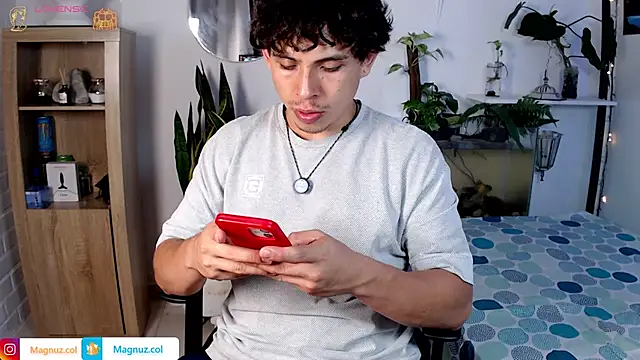 Chat XXX Live Magnuz_Col