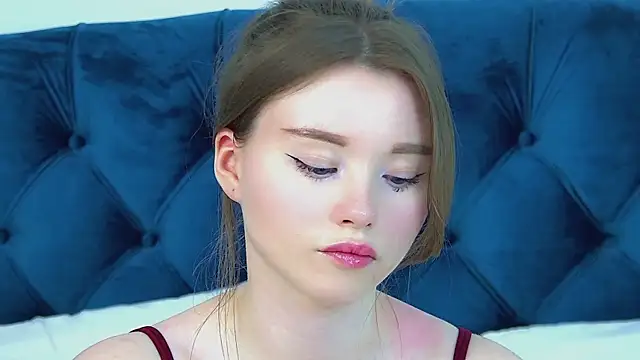 KeiraAsti Adlı Modelin Canlı XXX Sohbeti