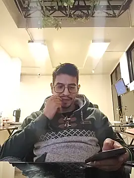 Juann-cock Adlı Modelin Canlı XXX Sohbeti
