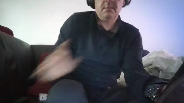 horndude187187 Show Webcam