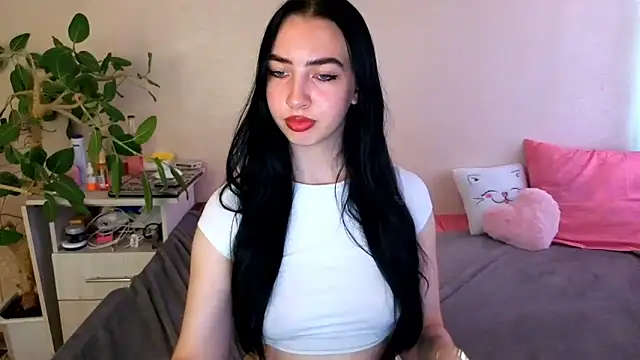 צ'אט XXX בשידור חי של WildKittenX_