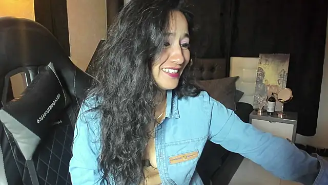 Vicky_Angeel élő XXX-chatje