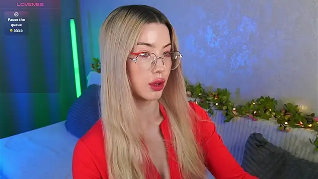 LindaThackerr Chat XXX live