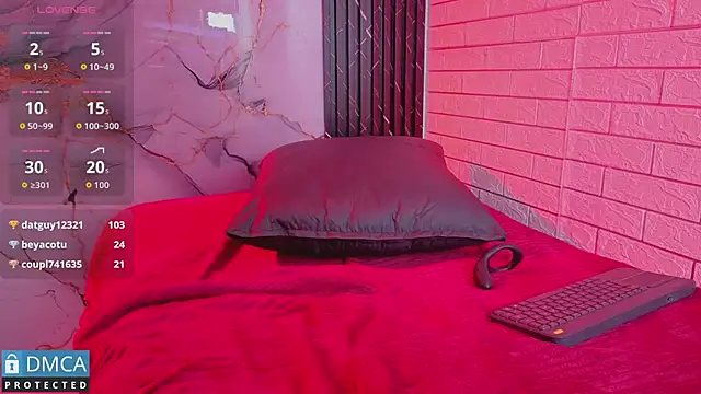 MaeveKuro Chat XXX in diretta