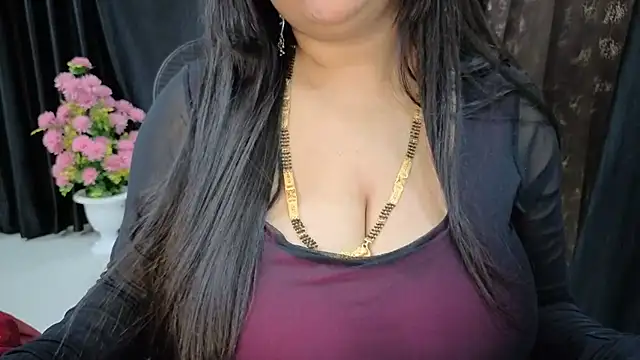 The_Queen_Molly Adlı Modelin Canlı XXX Sohbeti