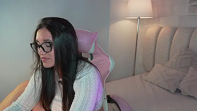 AmaraEvans Adlı Modelin Canlı XXX Sohbeti