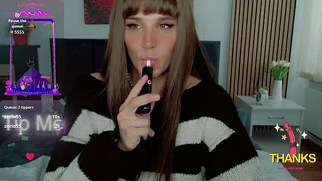 HelenSpellmanのライブXXXチャット
