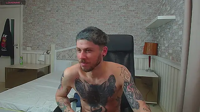 JonahShaw Live XXX-chat