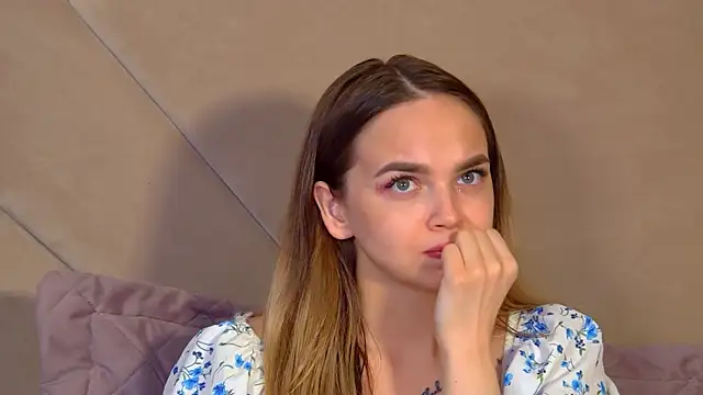 AnitaVenture Adlı Modelin Canlı XXX Sohbeti