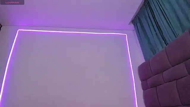 maazikeenx Adlı Modelin Canlı XXX Sohbeti