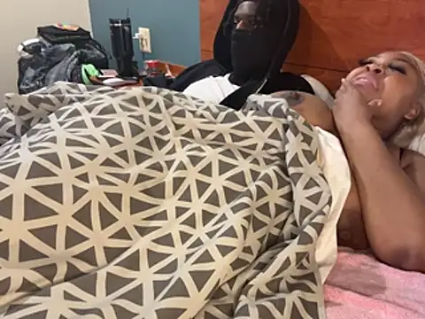AUNYXXX Live XXX Chat