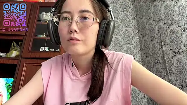 แชท XXX สดของ VickieTrudo