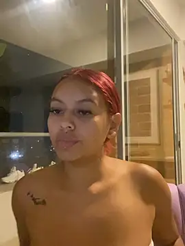 Chat +18 de Koral___ ao vivo