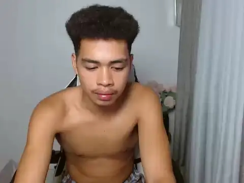 Онлайн чат XXX curlyasian_njxx