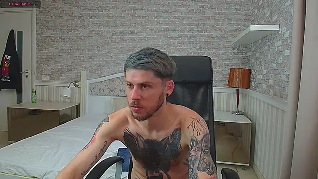 JonahShaw Live XXX-Chat