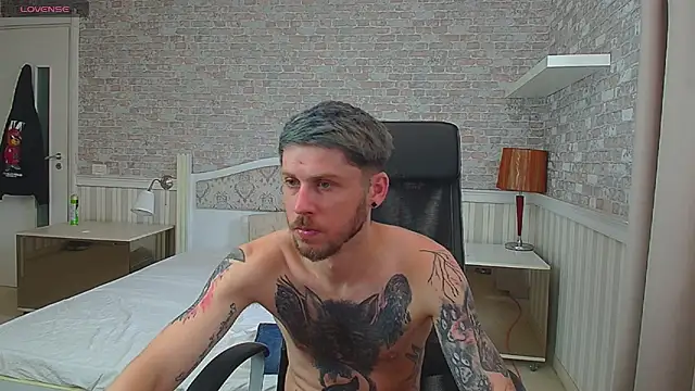 JonahShaw Live XXX-Chat