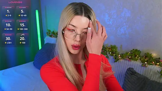 LindaThackerr XXX чат на живо