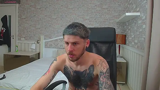 Czat XXX na żywo – JonahShaw