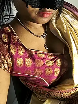 DIRTYSECRET_QUEEN_07 Adlı Modelin Canlı XXX Sohbeti