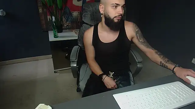 แชท XXX สดของ OscarWillss