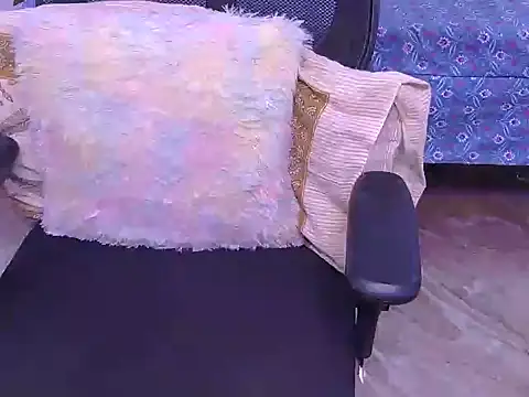 its-taniya's Live XXX Chat