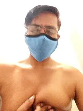 Živý XXX chat bottom_monty