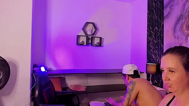 Mia_and_Erick's Live XXX Chat