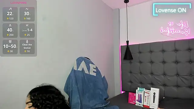 scarletcherry18's Live XXX Chat
