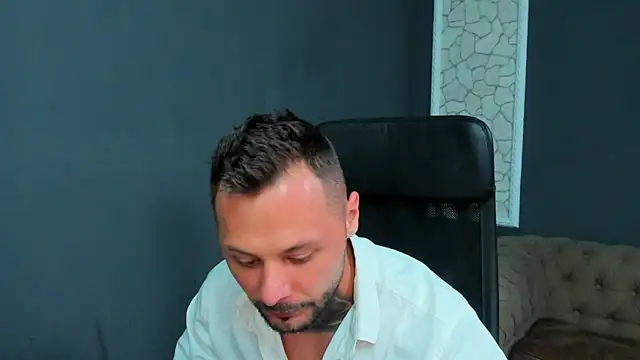 BrianHunts Adlı Modelin Canlı XXX Sohbeti