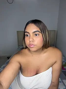 valentinams Adlı Modelin Canlı XXX Sohbeti