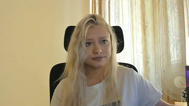 MidnightPoise live XXX chat