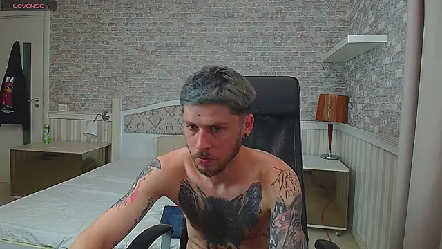Chat XXX en directo de JonahShaw