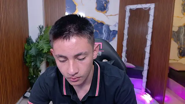 دردشة Andres_Tay الجنسية المباشرة