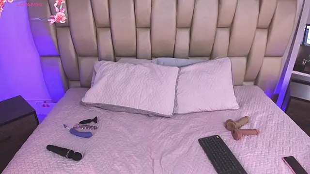 Sweet--Zoe's Live XXX Chat